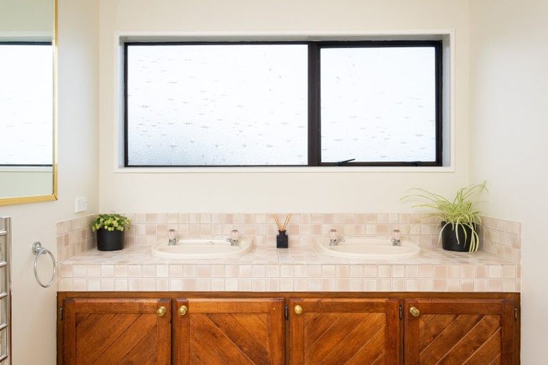 Photo of property in 9 Cumberland Rise, Taradale, Napier, 4112