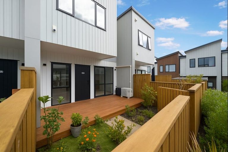 Photo of property in 132e Tiriwa Drive, Massey, Auckland, 0614