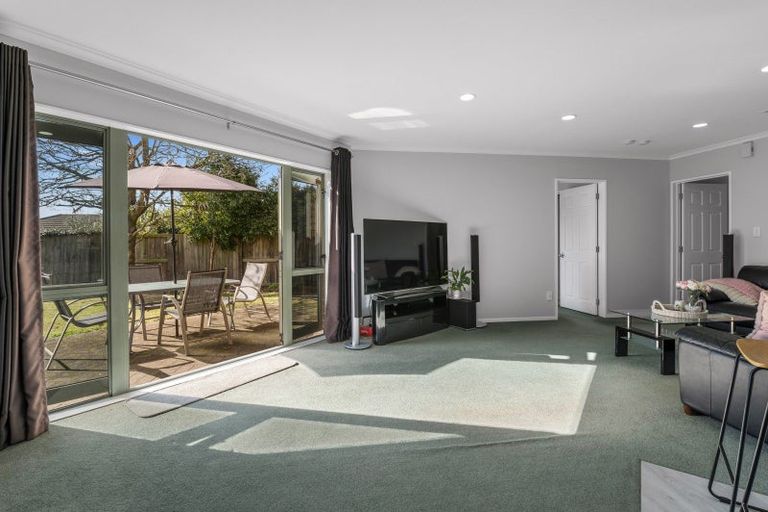 Photo of property in 8 Elmbridge Place, Owhata, Rotorua, 3010