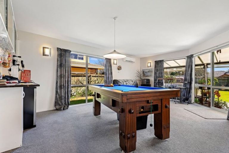 Photo of property in 7 Goodall Place, Redwood, Christchurch, 8051