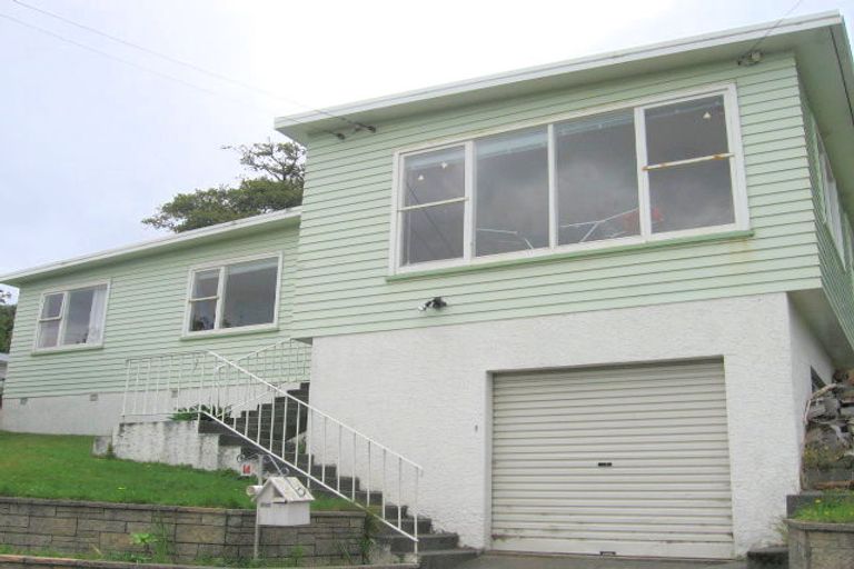 Photo of property in 14 Tainui Terrace, Tawa, Wellington, 5028