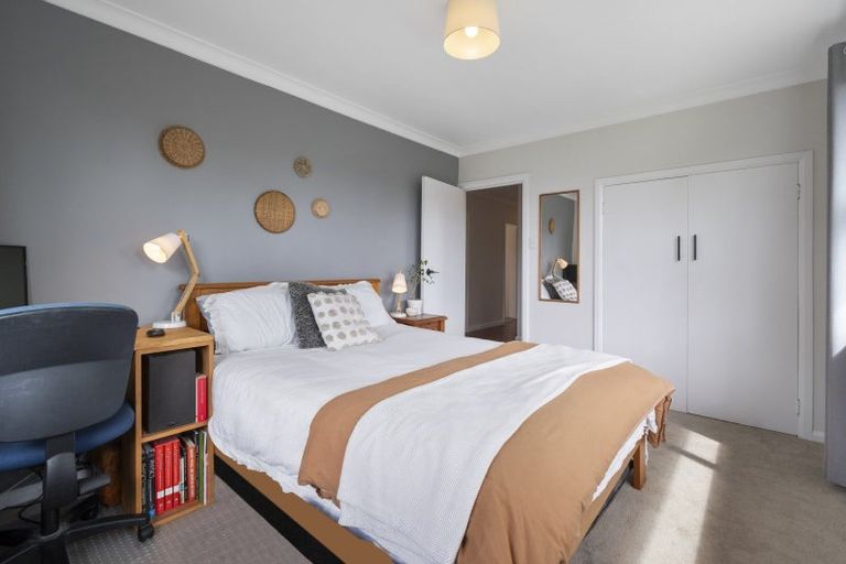 Photo of property in 42 Park Road, West End, Palmerston North, 4412