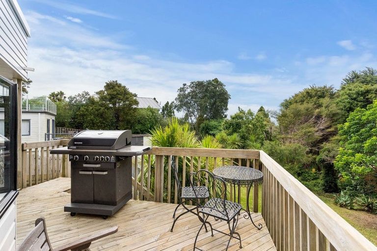 Photo of property in 86 Wade River Road, Stanmore Bay, Whangaparaoa, 0932