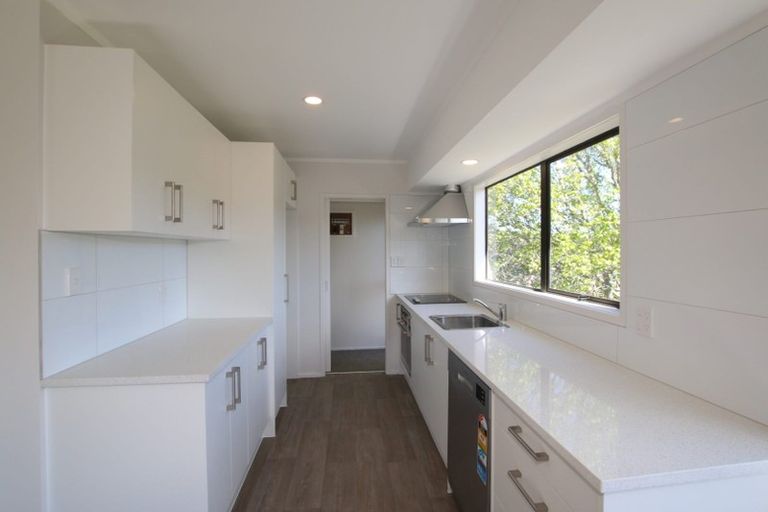 Photo of property in 2/13 Montclair Rise, Browns Bay, Auckland, 0630