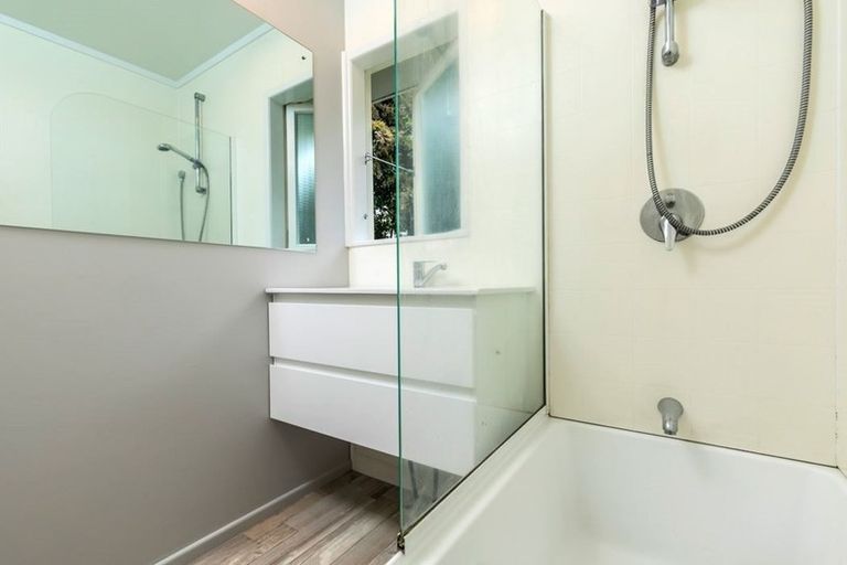 Photo of property in 1/28 Fairclough Road, Beach Haven, Auckland, 0626