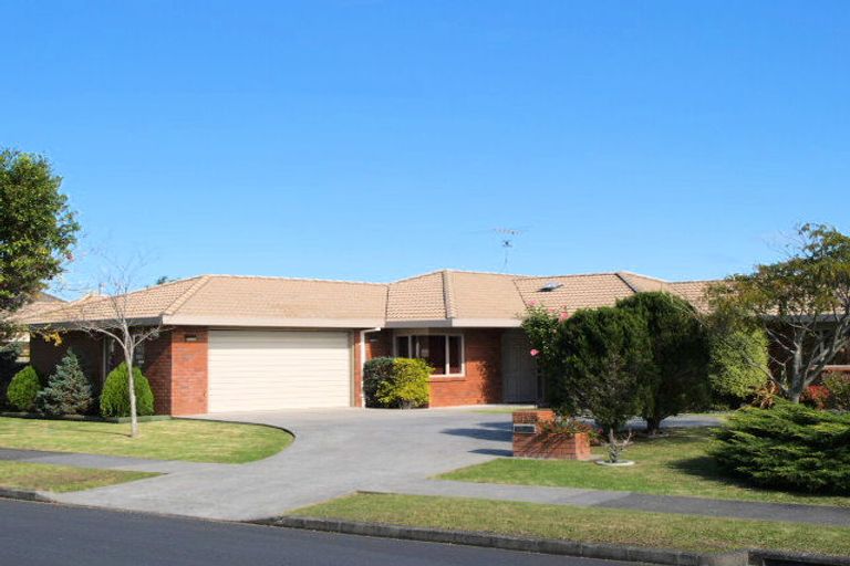 Photo of property in 12 Matterhorn Crescent, Northpark, Auckland, 2013