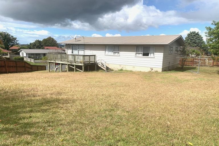 Photo of property in 20 Foyle Place, Glendene, Auckland, 0602