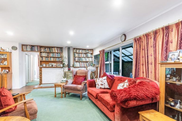 Photo of property in 138 Waimumu Road, Massey, Auckland, 0614