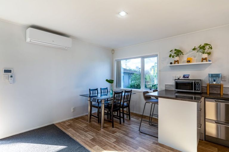 Photo of property in 1/34 Lambrown Drive, Totara Vale, Auckland, 0629