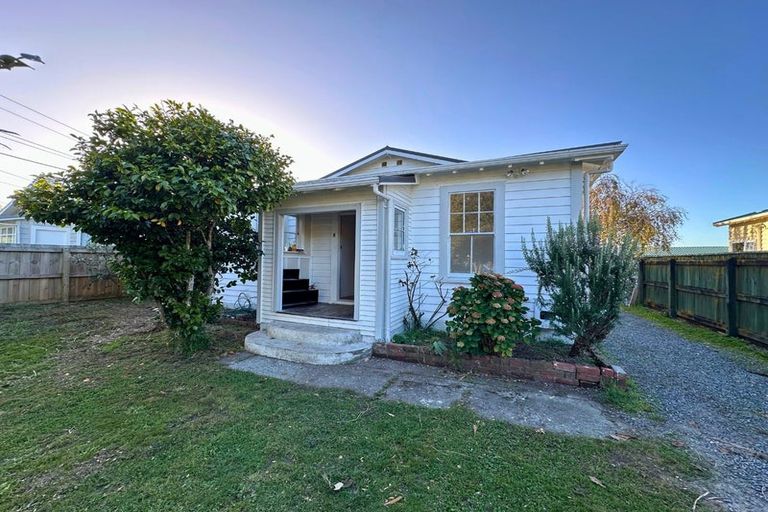 Photo of property in 9 Elizabeth Street, Moera, Lower Hutt, 5010