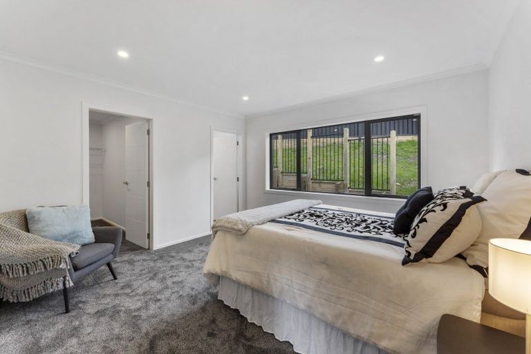 Photo of property in 3 Nikau Lane, Timberlea, Upper Hutt, 5018