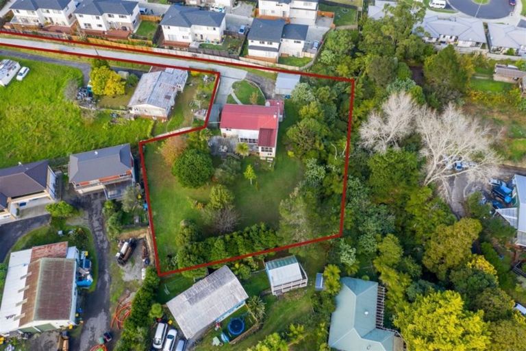 Photo of property in 35 Sunnyside Road, Sunnyvale, Auckland, 0612