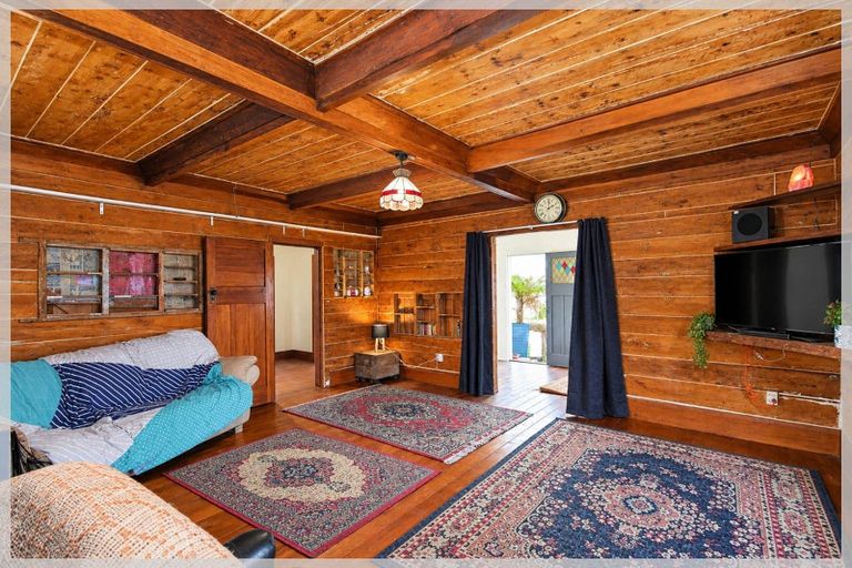 Photo of property in 11 Anga Street, Tangimoana, 4822