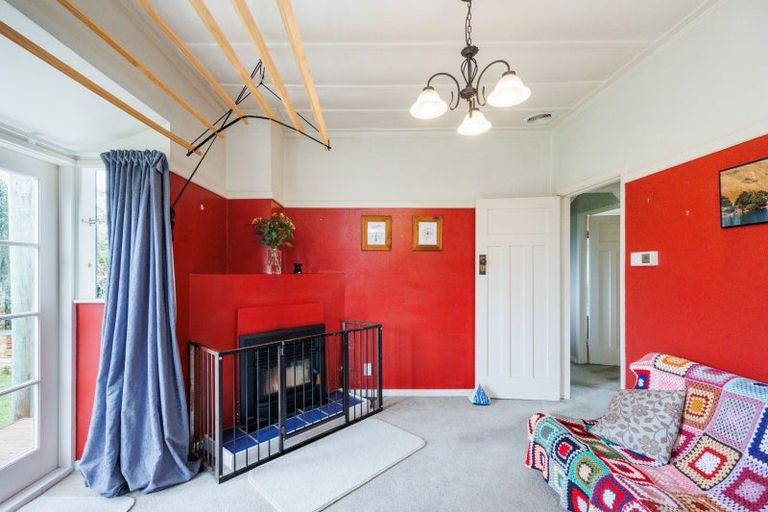 Photo of property in 27 Brightwater Terrace, Terrace End, Palmerston North, 4410