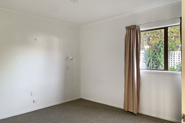 Photo of property in 65 Esplanade, Kaiti, Gisborne, 4010