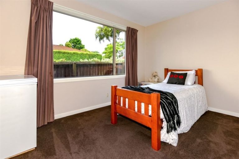Photo of property in 15 Harrowdale Drive, Avonhead, Christchurch, 8042