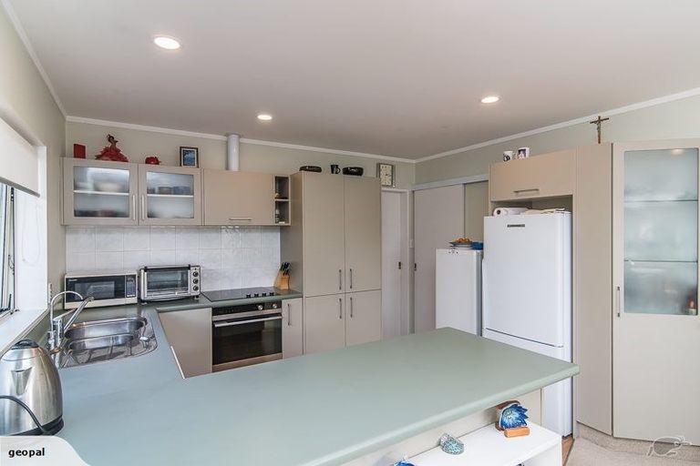 Photo of property in 19 Sunburst Court, Paraparaumu Beach, Paraparaumu, 5032