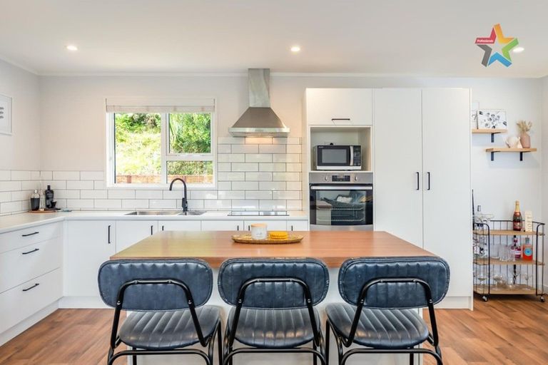 Photo of property in 38 Waipounamu Drive, Kelson, Lower Hutt, 5010