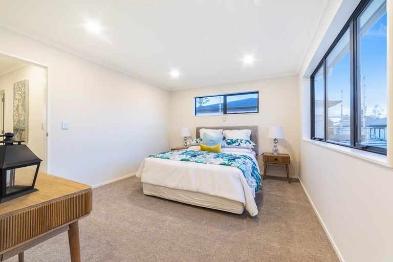 Photo of property in 11 Thomas Rielly Avenue, Hobsonville, Auckland, 0616