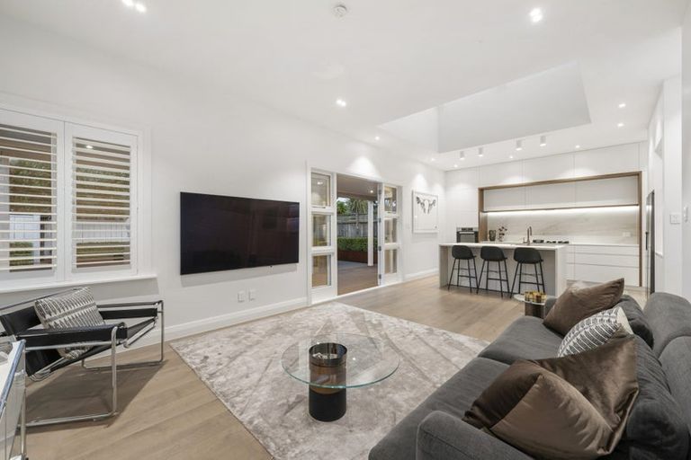 Photo of property in 23 Ferry Street, Seatoun, Wellington, 6022