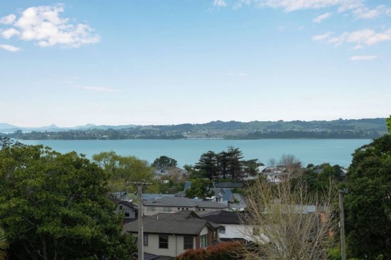 Photo of property in 19 Beach Road, Mellons Bay, Auckland, 2014