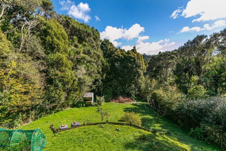 Photo of property in 1/757 West Coast Road, Oratia, Auckland, 0604