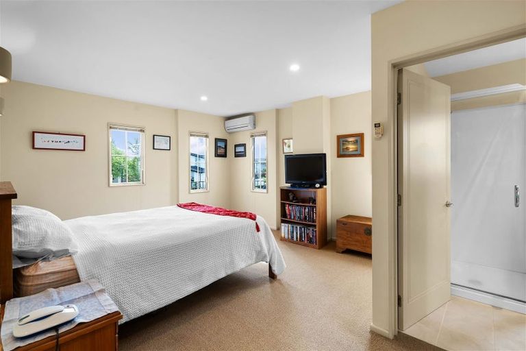 Photo of property in 12 Chateau Drive, Burnside, Christchurch, 8053