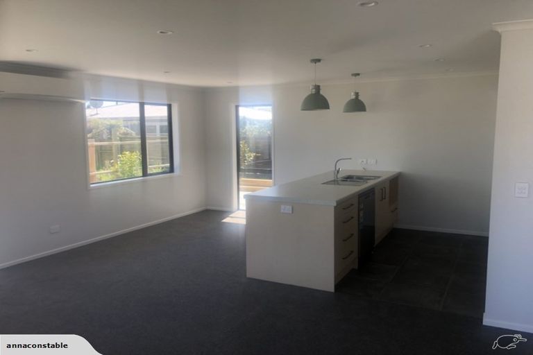 Photo of property in 30 Queenwood Road, Levin, 5510