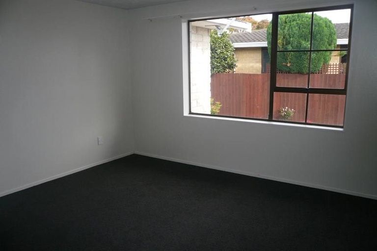 Photo of property in 1/10 Montclare Avenue, Ilam, Christchurch, 8041