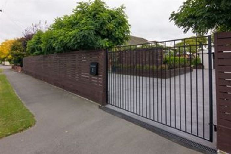 Photo of property in 2 Springbank Street, Bryndwr, Christchurch, 8053