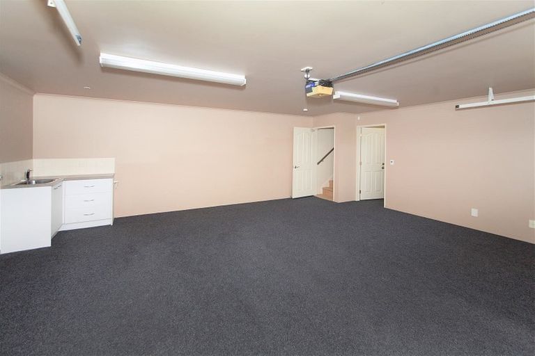 Photo of property in 190a Don Buck Road, Massey, Auckland, 0614