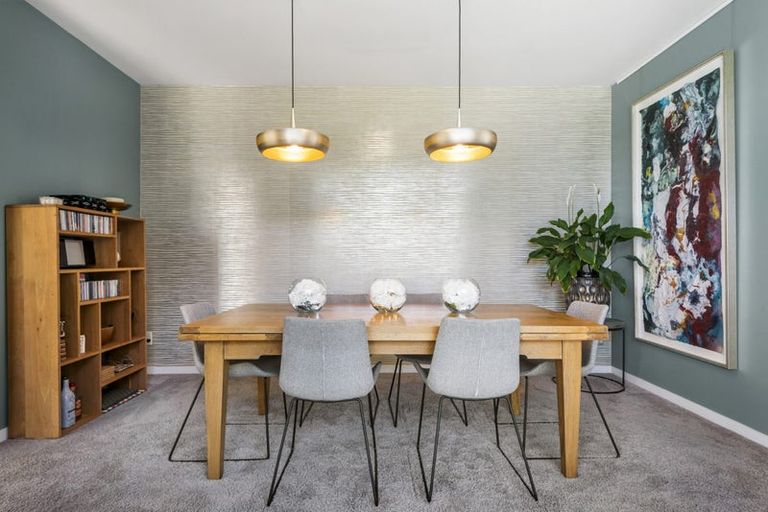 Photo of property in 8 Tree Fern Trail, Campbells Bay, Auckland, 0630