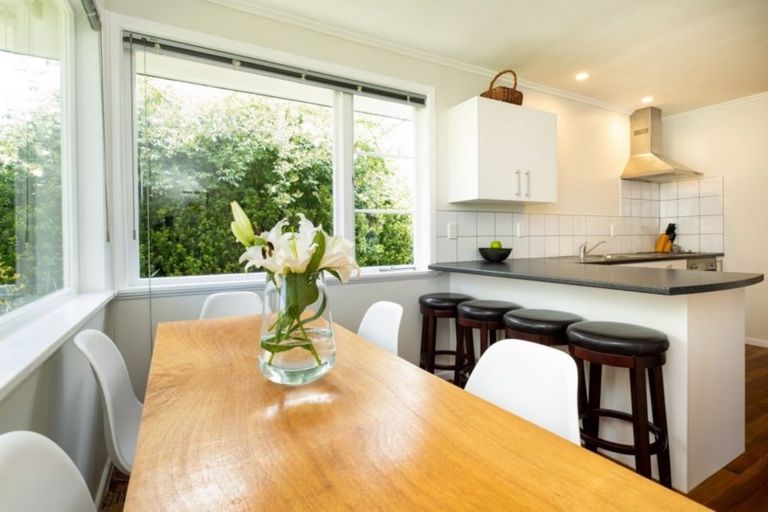 Photo of property in 30 Reynolds Road, Havelock North, 4130