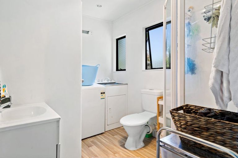 Photo of property in Peninsula Primary School, 61 Wharf Road, Te Atatu Peninsula, Auckland, 0610