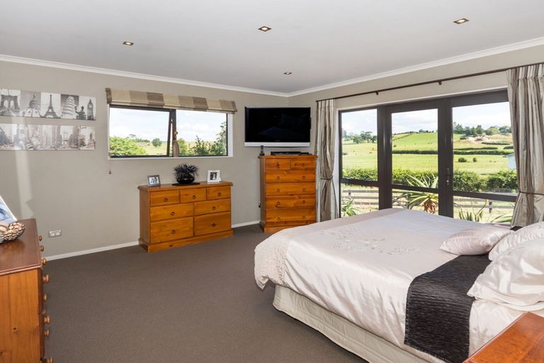 Photo of property in 58 Medhurst Road North, Bombay, 2675