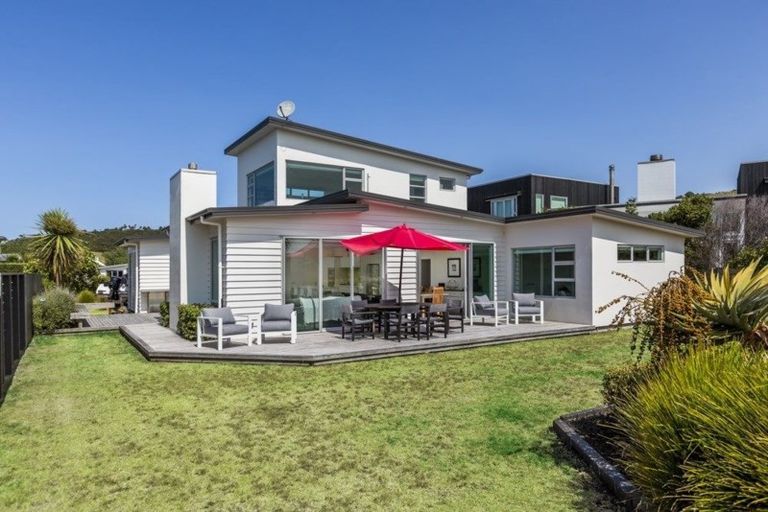 Photo of property in 3 Taumata Road, Omaha, 0986