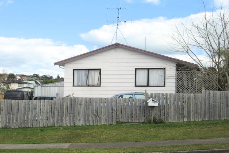 Photo of property in 8 James Cook Drive, Welcome Bay, Tauranga, 3112