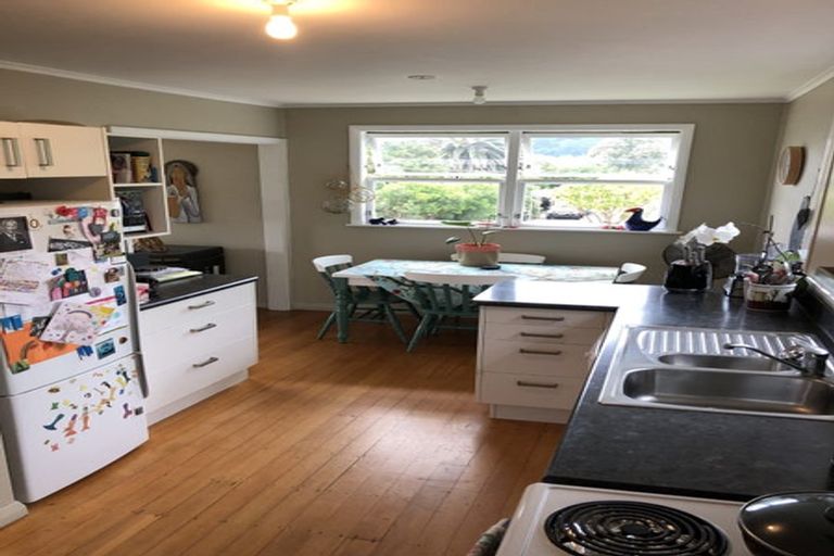 Photo of property in 4 Clarkes Crescent, Paekakariki, 5034