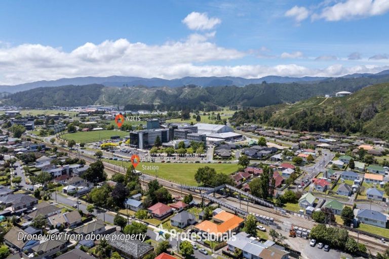 Photo of property in 2 Bathurst Street, Heretaunga, Upper Hutt, 5018