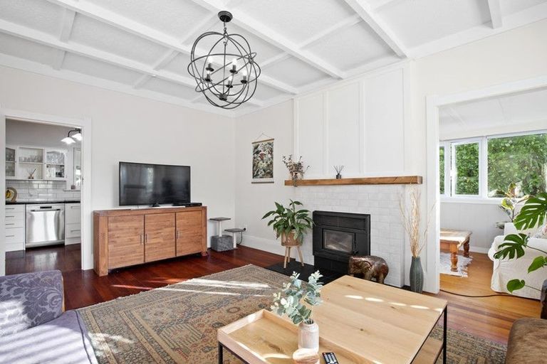 Photo of property in 18 Racecourse Road, Waiuku, 2123