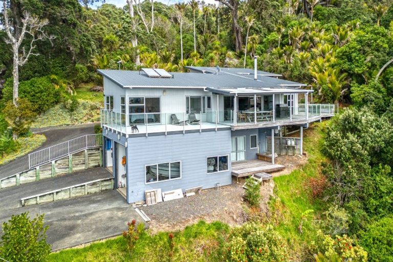 Photo of property in 402 Tuateawa Road, Tuateawa, Coromandel, 3583