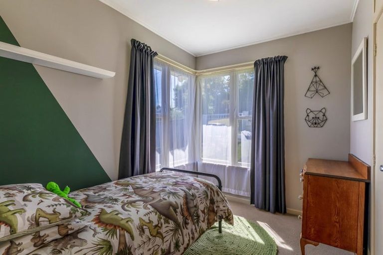 Photo of property in 52 Sylvan Crescent, Te Atatu South, Auckland, 0610