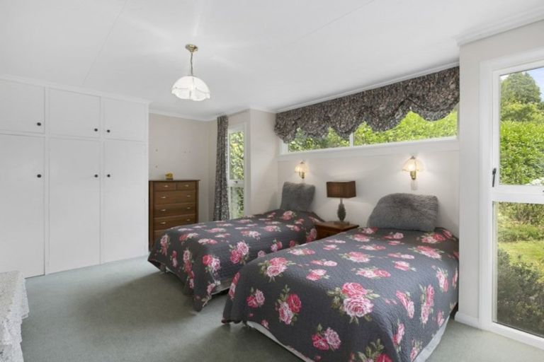 Photo of property in 5 Three Mile Hill Road, Halfway Bush, Dunedin, 9010