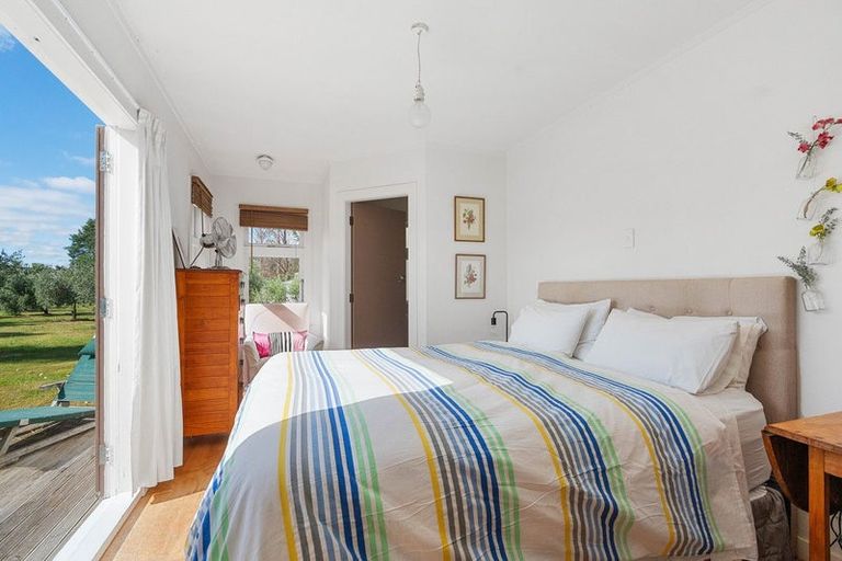 Photo of property in 7 Hawkins Drive, Martinborough, 5711