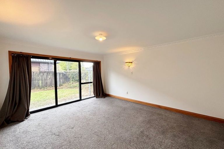 Photo of property in 86 Memorial Avenue, Ilam, Christchurch, 8053