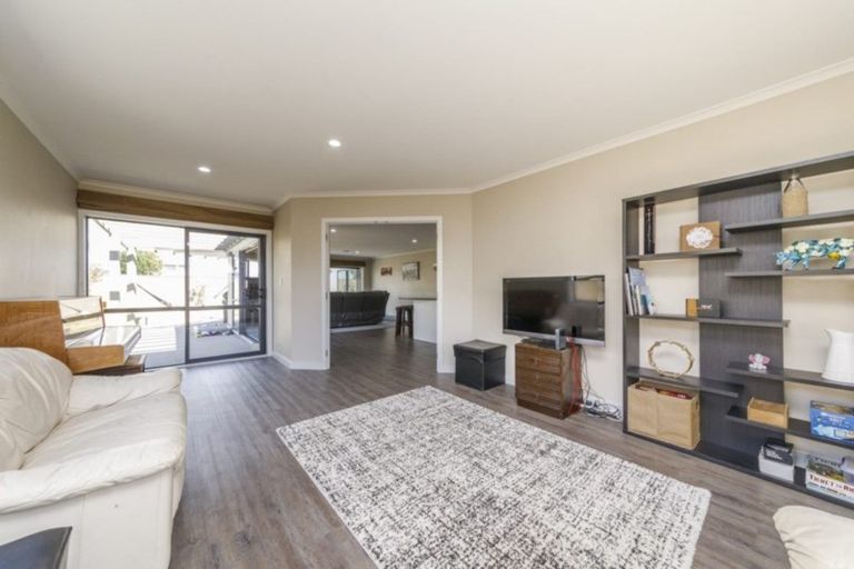 Photo of property in 4 Virginia Grove, Milson, Palmerston North, 4414