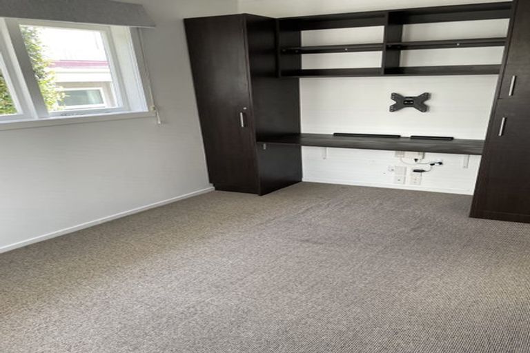 Photo of property in 63 Knights Road, Rothesay Bay, Auckland, 0630