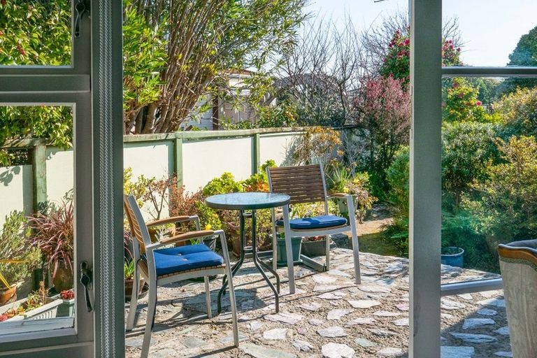 Photo of property in 9 Nimmo Avenue West, Waikanae, 5036