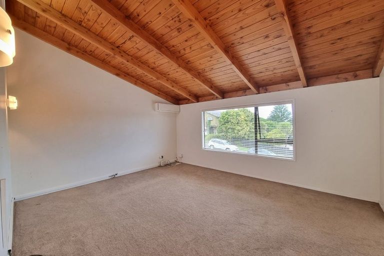 Photo of property in 28a Longburn Road, Henderson, Auckland, 0610