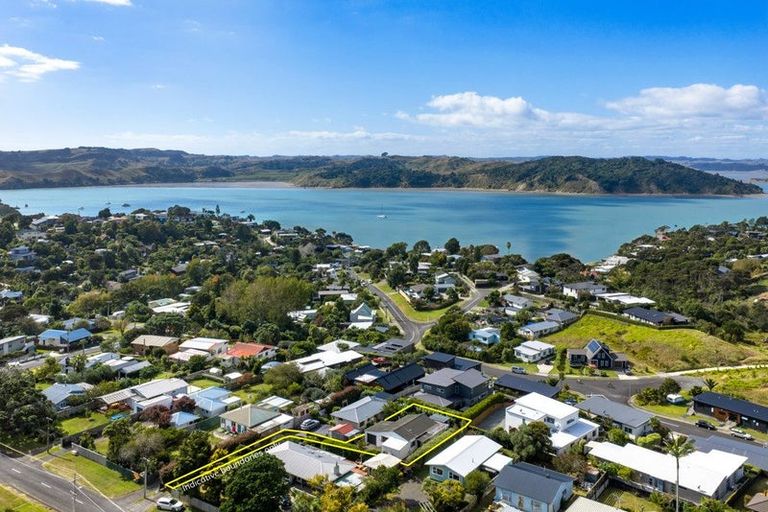 Photo of property in 21c Lorenzen Bay Road, Raglan, 3225